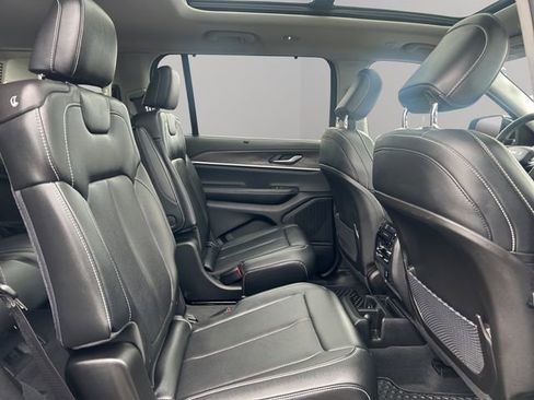 Used 2023 Jeep Grand Cherokee L Limited w/ Luxury Tech Group II image 23