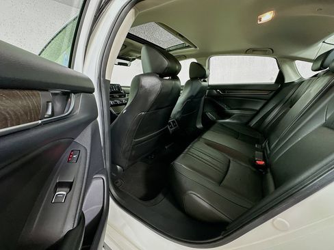 Used 2019 Honda Accord Touring image 17