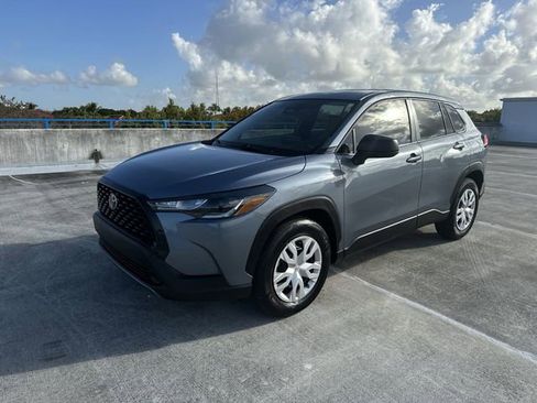 Used 2024 Toyota Corolla Cross L image 28