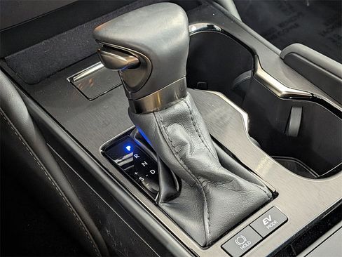 Used 2024 Lexus ES 300h w/ Premium Package image 28