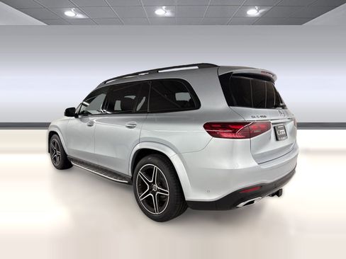 Used 2025 Mercedes-Benz GLS 450 4MATIC image 3