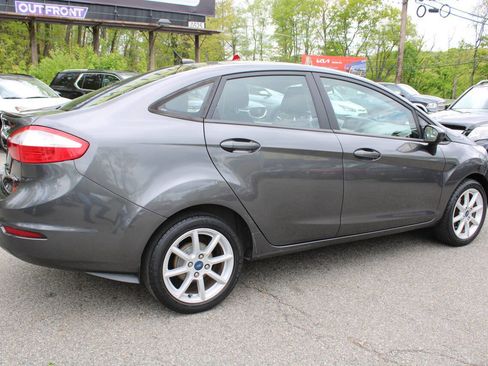 Used 2019 Ford Fiesta SE w/ Equipment Group 201A FWD image 7