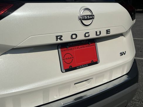Certified 2023 Nissan Rogue SV FWD image 32