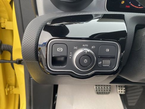 Used 2020 Mercedes-Benz CLA 250 CLA 250 image 13