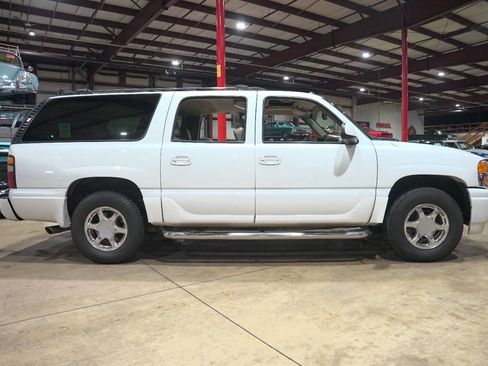 Used 2005 GMC Yukon XL Denali image 10