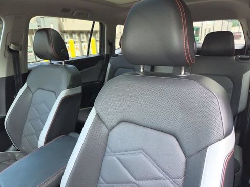 Used 2024 Volkswagen Atlas Peak Edition SE AWD/4WD image 8