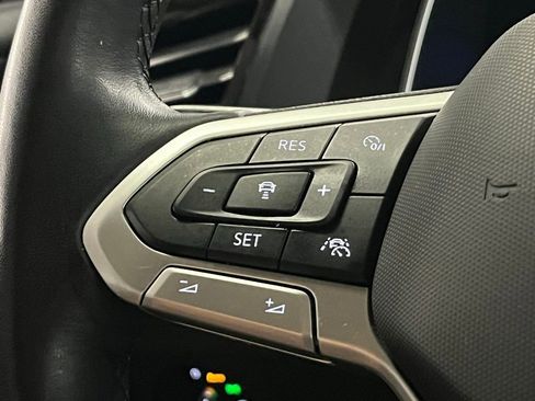 Used 2023 Volkswagen Jetta SE w/ Panoramic Sunroof Package FWD image 25