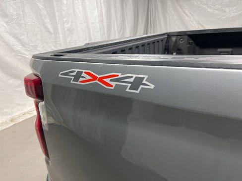 Used 2023 Chevrolet Silverado 1500 Custom image 17
