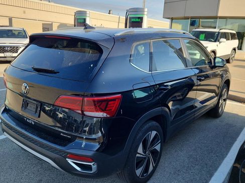 Used 2024 Volkswagen Taos SE image 4