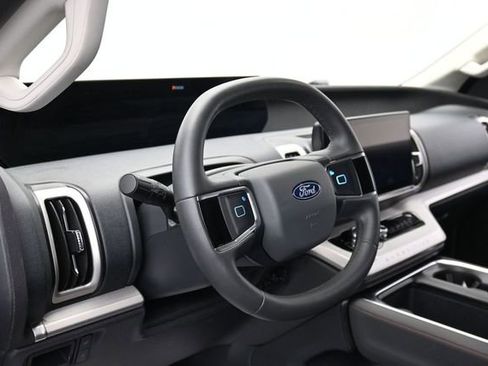 Certified 2025 Ford Expedition Active RWD image 14