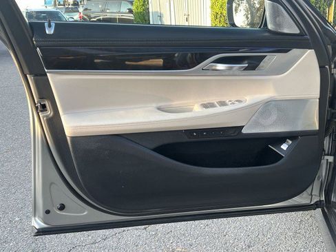 Used 2020 BMW 745e xDrive image 23