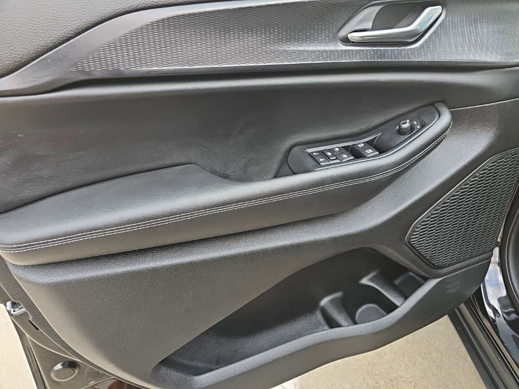 Certified 2025 Jeep Grand Cherokee Altitude AWD/4WD image 17