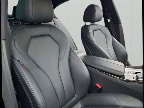 Used 2018 BMW 530e xDrive image 36