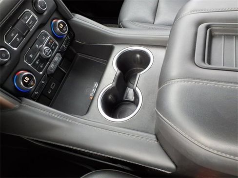 Used 2022 Chevrolet Tahoe LT w/ Luxury Package image 28