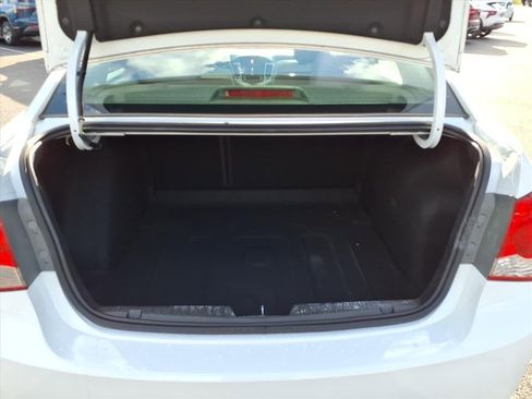 Used 2015 Chevrolet Cruze LS image 7