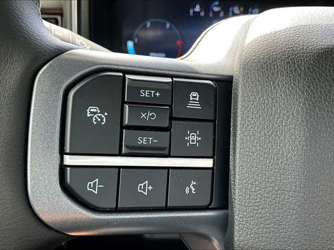 New 2026 Ford F250 Lariat w/ Black Appearance Package AWD/4WD image 16