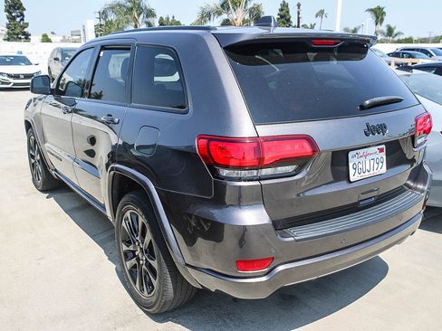 Used 2020 Jeep Grand Cherokee Altitude RWD image 12