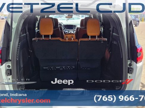 New 2026 Chrysler Pacifica Pinnacle AWD/4WD image 9