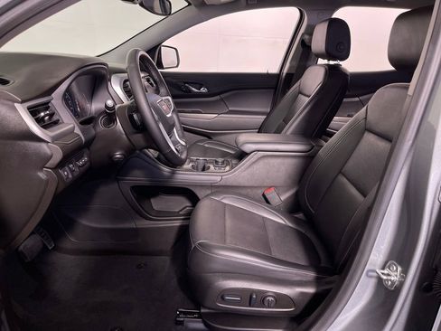 Used 2023 GMC Acadia SLT w/ Elevation Edition image 12