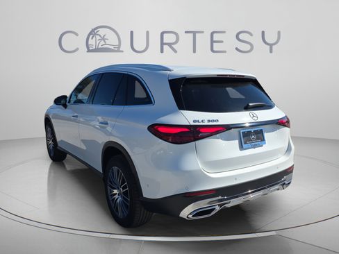 Certified 2026 Mercedes-Benz GLC 300 image 3
