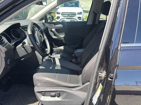 Used 2020 Volkswagen Tiguan SE AWD/4WD image 11