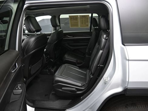 Used 2023 Jeep Grand Cherokee L Limited AWD/4WD image 31