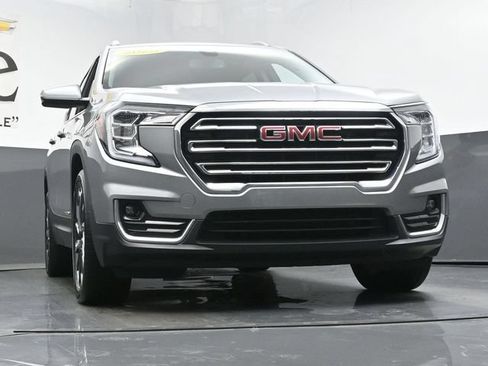 Used 2023 GMC Terrain SLT FWD image 3