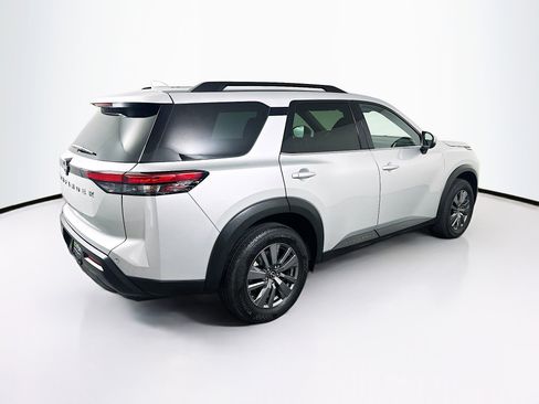 Used 2025 Nissan Pathfinder SV FWD image 9