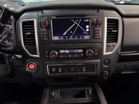 Used 2019 Nissan Titan SV w/ SV Convenience Package RWD image 19