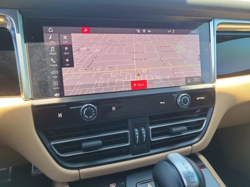 Used 2023 Porsche Macan AWD/4WD image 24