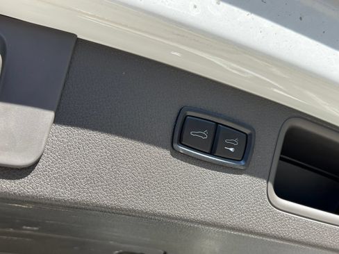 Certified 2021 Porsche Macan AWD/4WD image 20