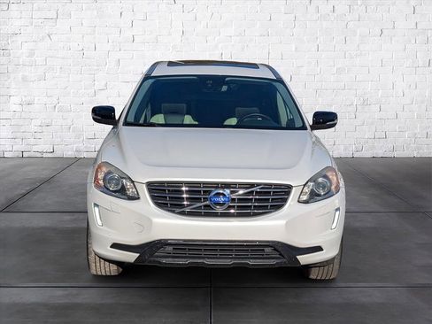Used 2017 Volvo XC60 T6 Dynamic w/ Preferred Option Package image 3