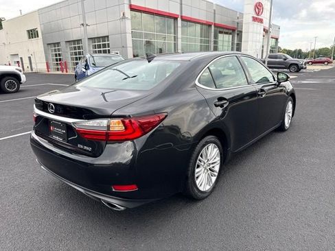 Used 2017 Lexus ES 350 w/ Premium Package FWD image 11