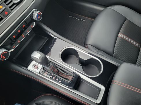 Certified 2025 Nissan Altima 2.5 SR FWD image 29