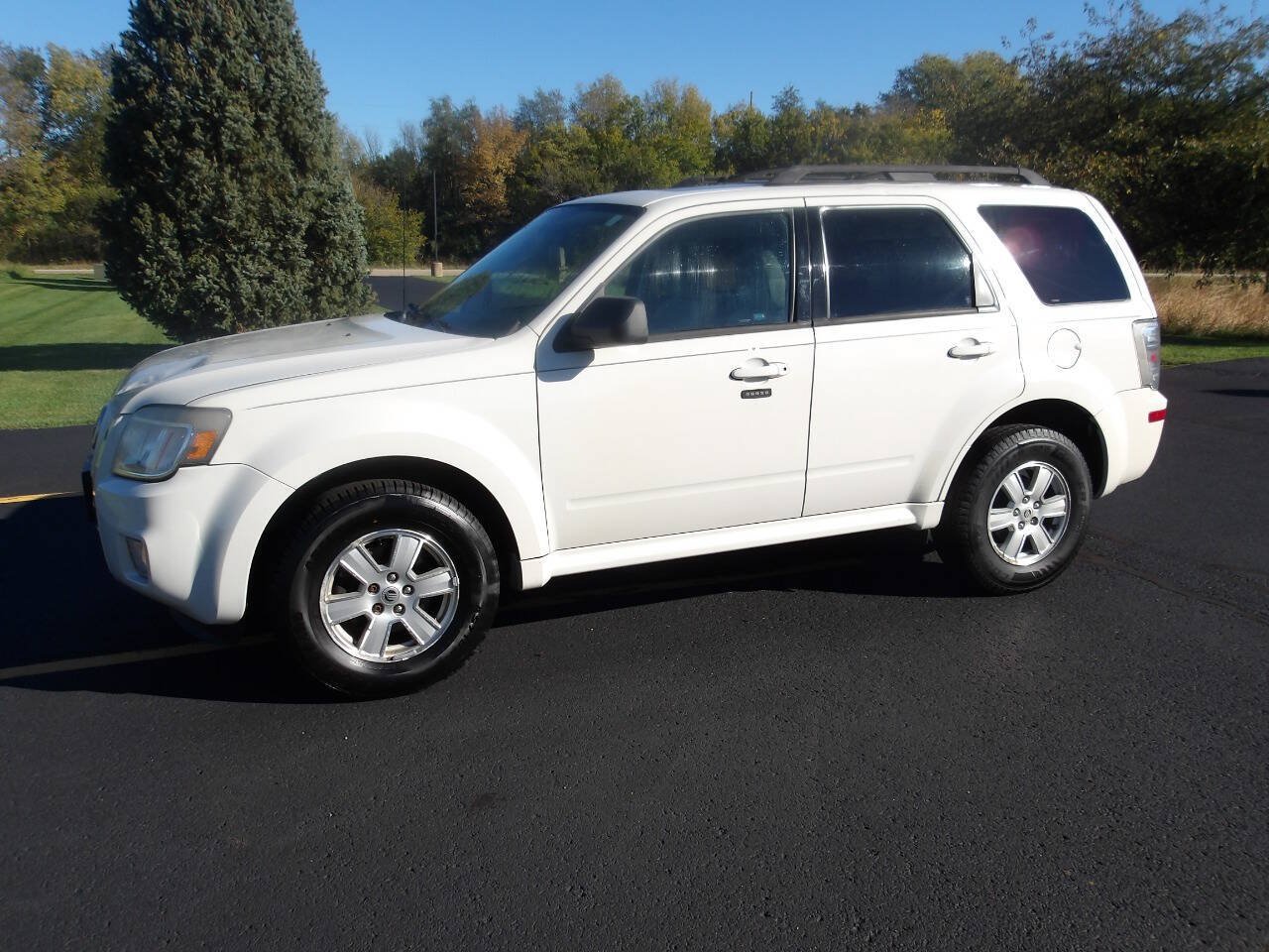 Used 2010 Mercury Mariner 2WD image 9