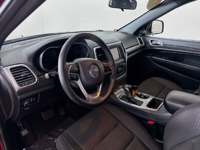 Used 2018 Jeep Grand Cherokee Laredo AWD/4WD image 9