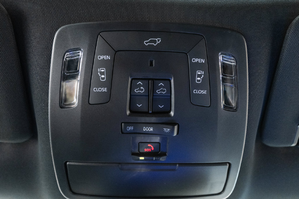 Certified 2026 Toyota Sienna Platinum AWD/4WD image 31