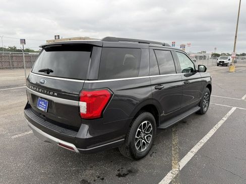 Used 2024 Ford Expedition XLT RWD image 4