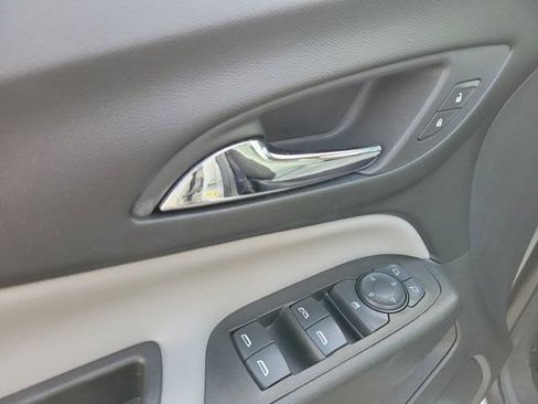 Used 2022 Chevrolet Equinox LT FWD image 23
