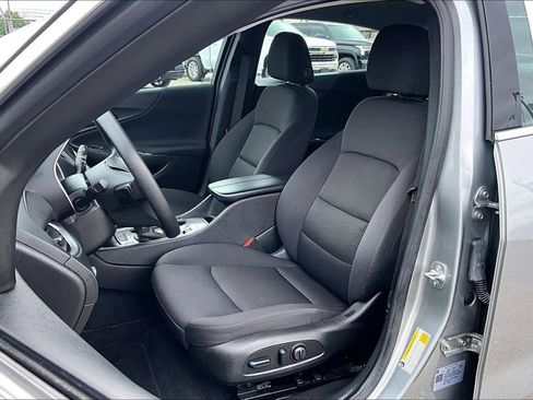 Used 2025 Chevrolet Malibu LT image 34
