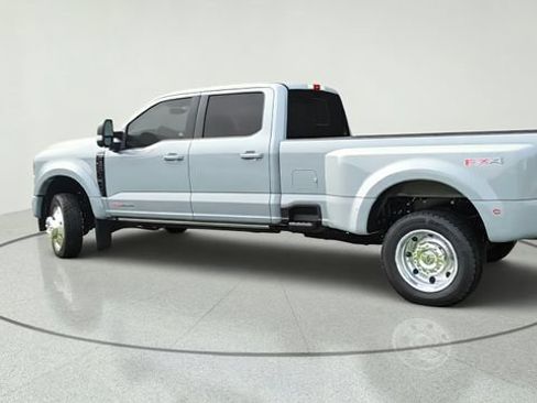 New 2026 Ford F450 Platinum w/ FX4 Off-Road Package AWD/4WD image 3