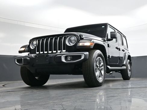 Used 2022 Jeep Wrangler Unlimited Sahara w/ Dual Top Group image 45