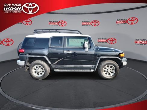 Used 2013 Toyota FJ Cruiser 4WD w/ Upgrade Pkg image 9