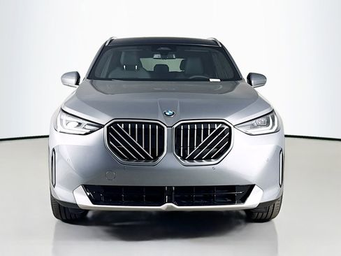 Used 2025 BMW X3 xDrive30i w/ Convenience Package image 2