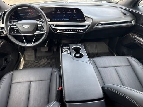 Used 2024 Cadillac Lyriq Luxury w/ LPO, Floor Liner Package AWD/4WD image 5