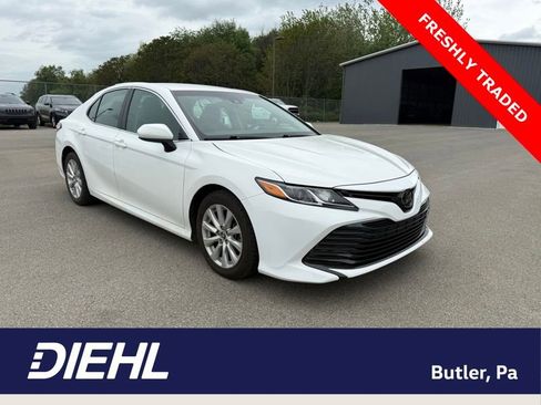 Used 2018 Toyota Camry LE FWD image 1