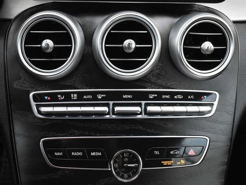 Used 2023 Mercedes-Benz C 300 4MATIC Cabriolet image 28