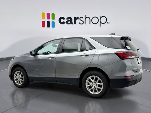 Used 2024 Chevrolet Equinox LS w/ LS Convenience Package AWD/4WD image 3