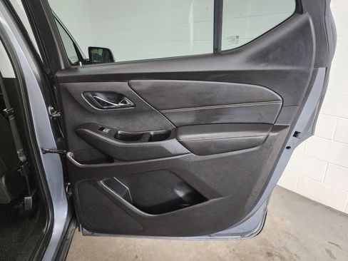 Used 2019 Chevrolet Traverse LT w/ LT Premium Package AWD/4WD image 35