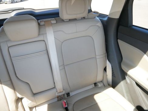 Used 2021 Lincoln Corsair AWD w/ Premium Package image 14